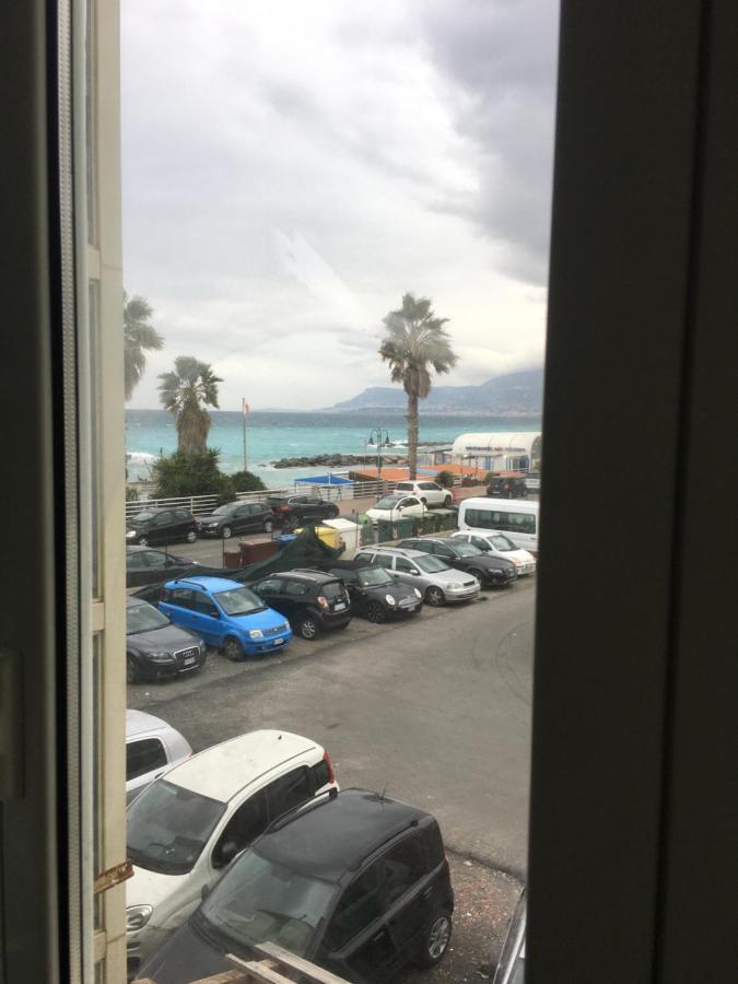 Appartamento Miramare, 2 Camere, Cucina, Bagno, فنتيميليا المظهر الخارجي الصورة