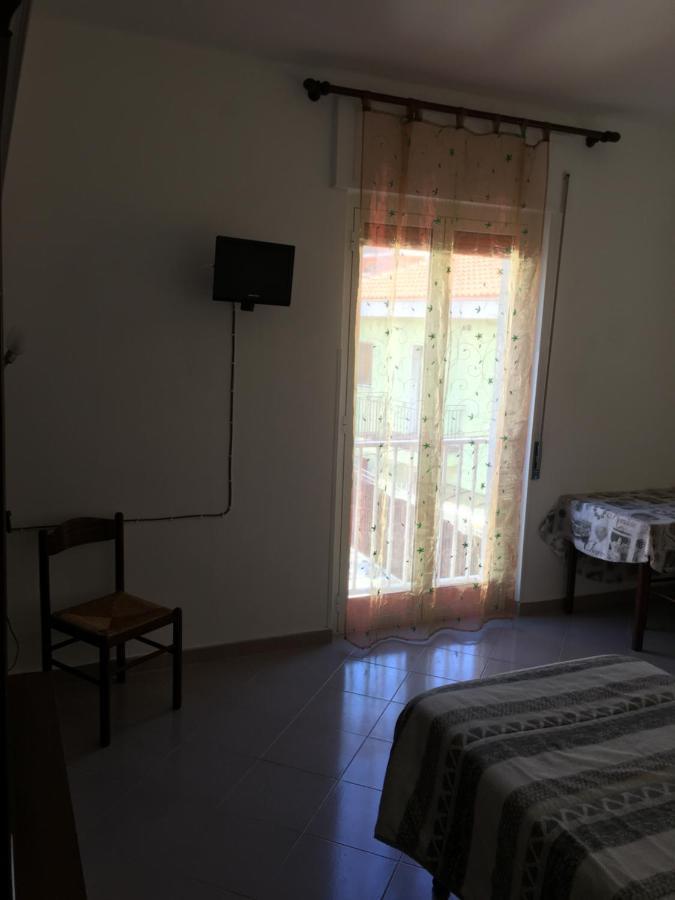 Appartamento Miramare, 2 Camere, Cucina, Bagno, فنتيميليا المظهر الخارجي الصورة